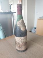 Rotwein Flasche von 1962