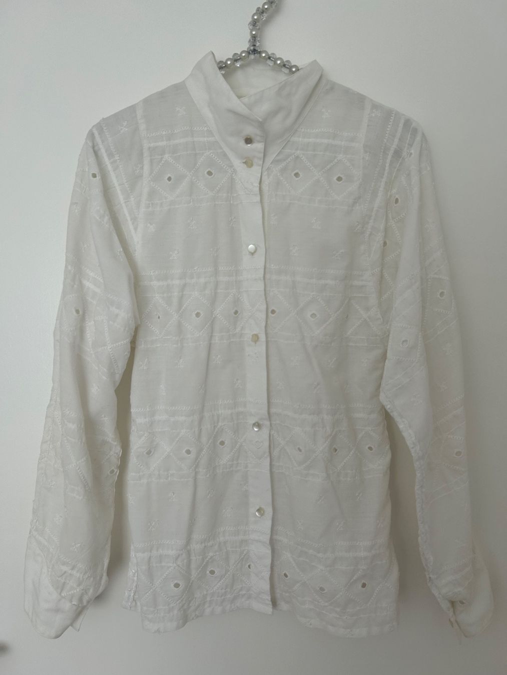 Blusen: Weisse Bluse Gr.36 Vintage – Gebraucht aus Horn von Resvi