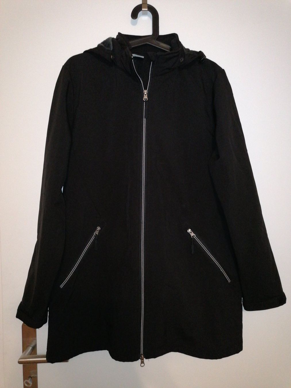 Vestes: Schwarze Softshelljacke – D'occasion à Dübendorf par lus_d2rx