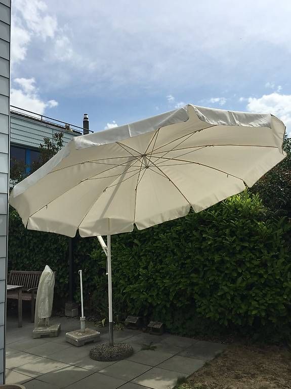 Parasols: Parasol – D'occasion à Lausanne par syl_jlr2 2