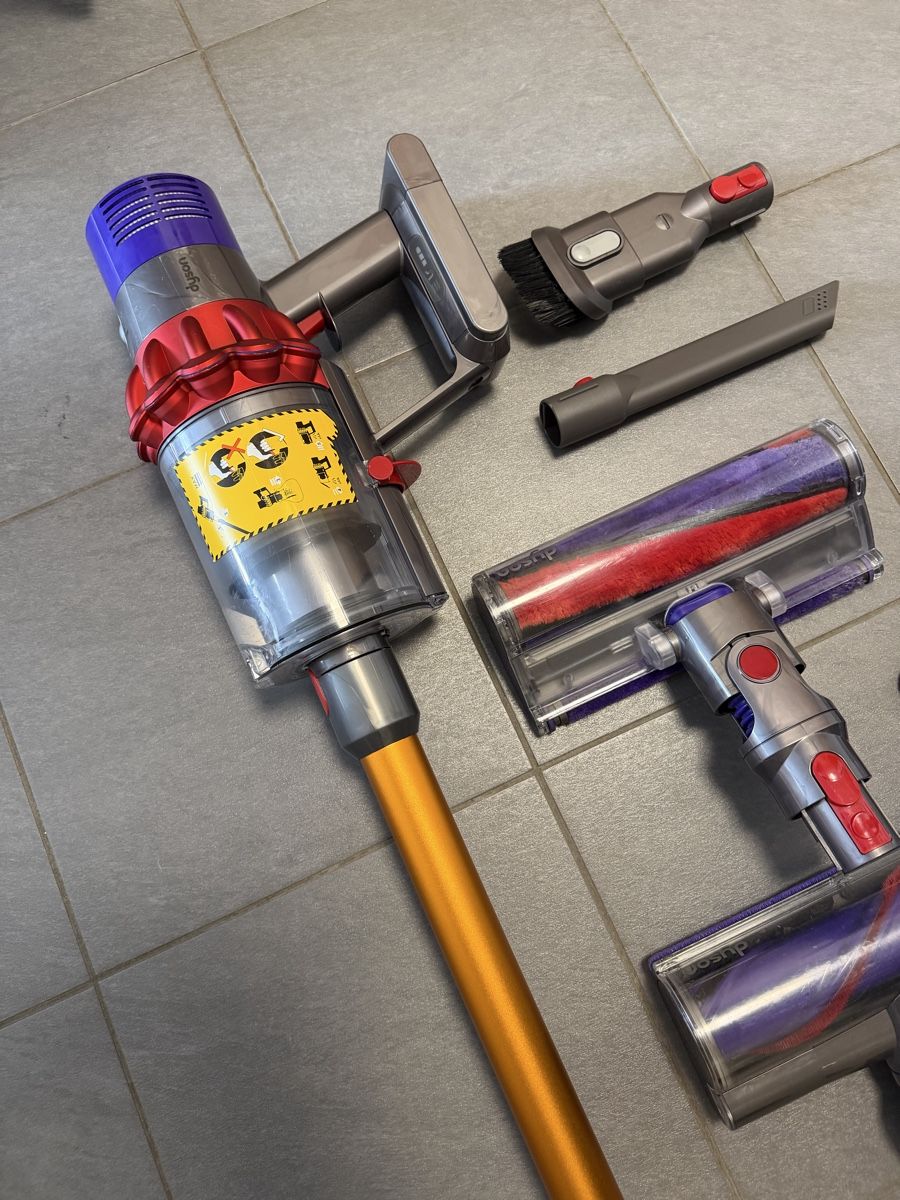 Dyson Aspirapolveri & Accessori: Dyson V10 – Usato da Meyrin venduto da SA_3006 2
