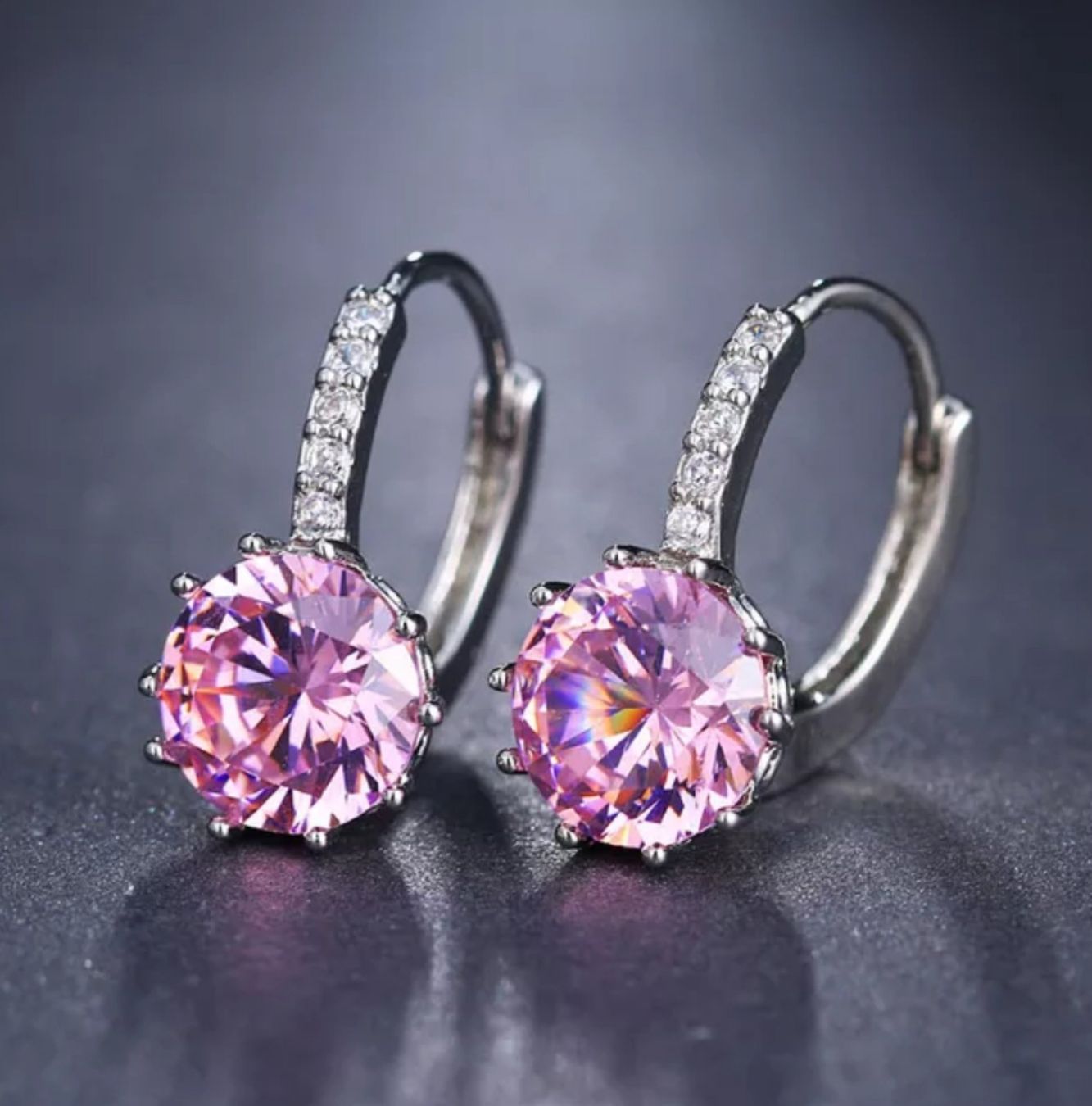 Ohrringe & -stecker: Boucles d’oreilles élégantes avec zirconium – Neu und originalverpackt aus St-Cergue von vpr_7v8g