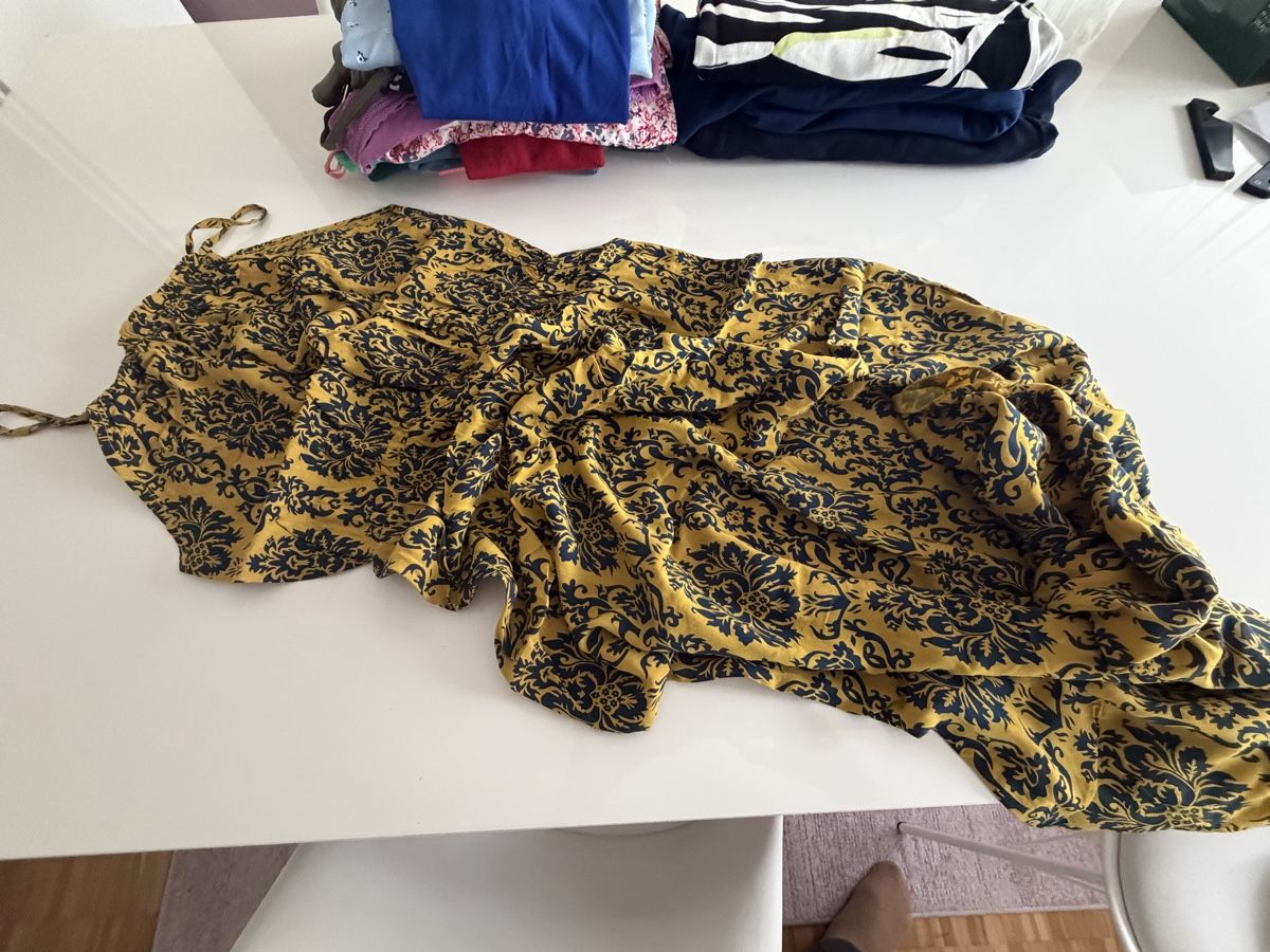Lotti di vestiti: Damen Kleider paket gr M/L – Nuovo (secondo la descrizione) da Winterthur venduto da EasyRS 4