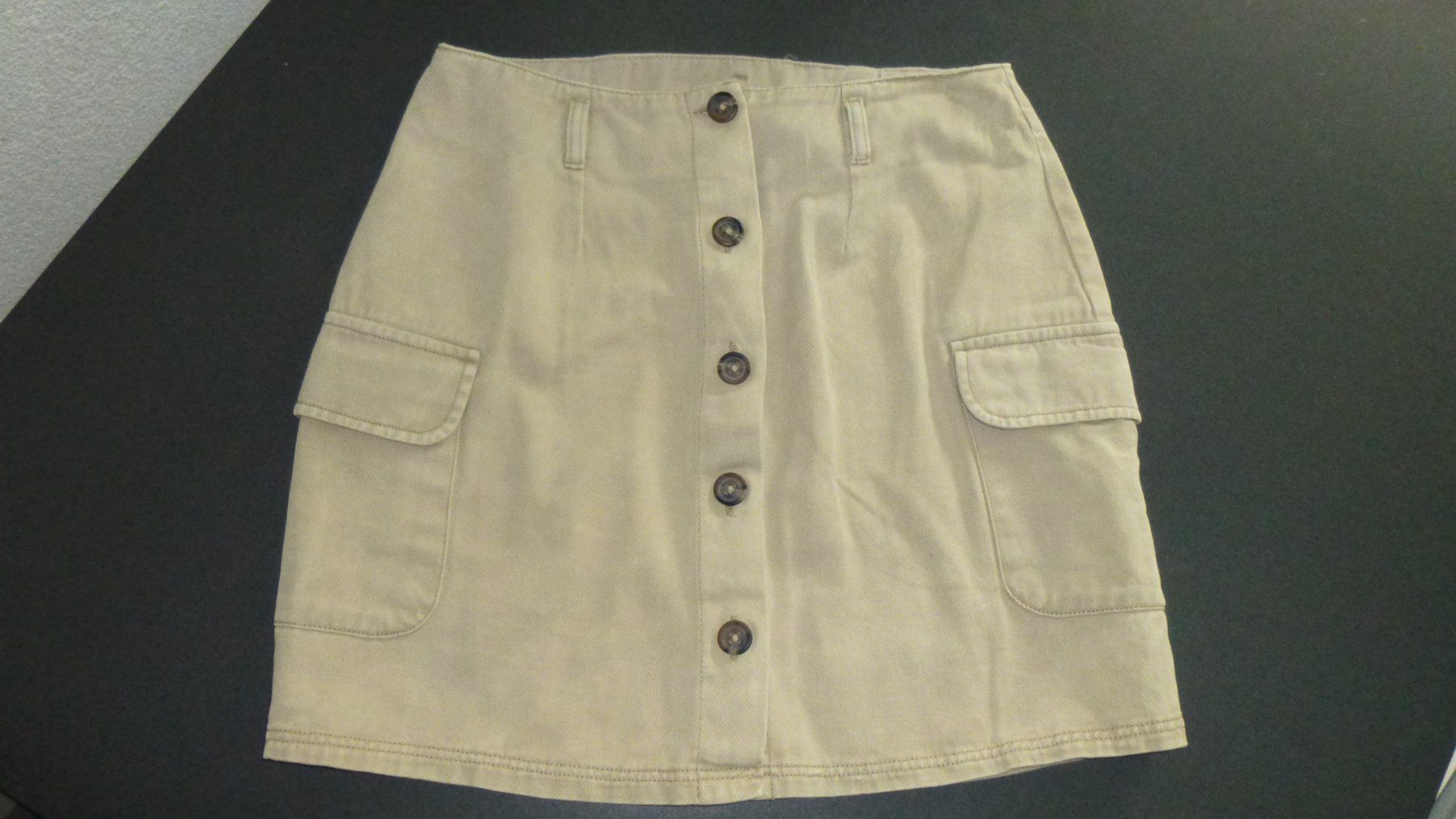 Gonne: Damen Mini-Rock beige / XS – Usato da Triengen venduto da misterpicknicker