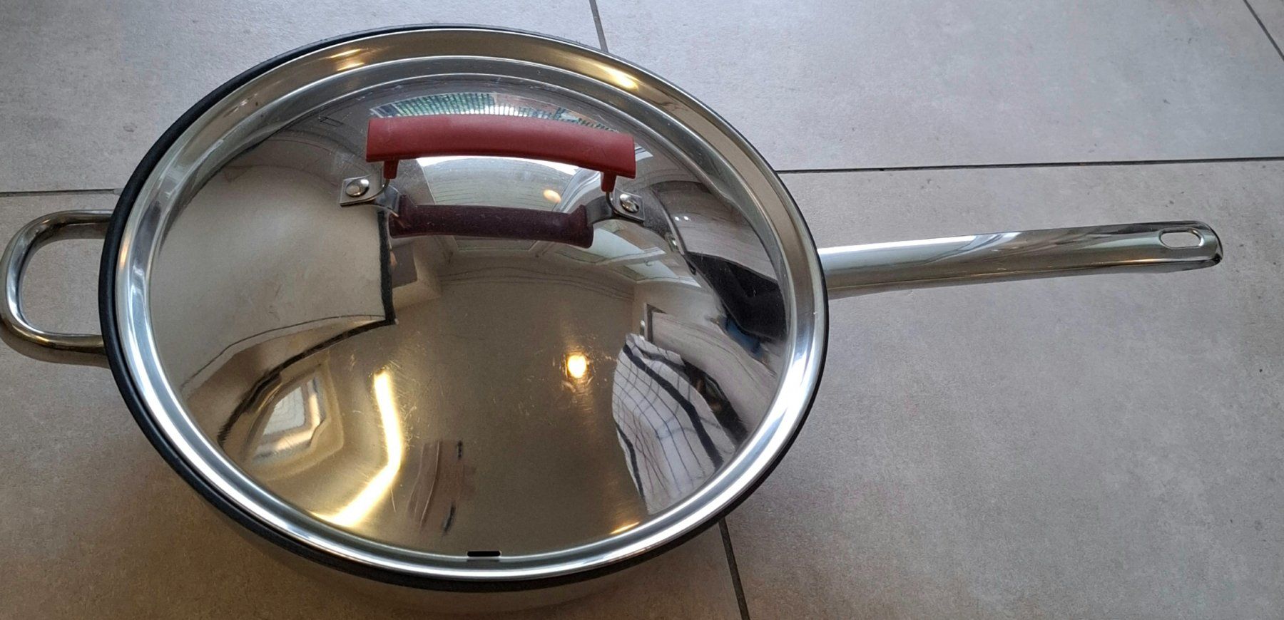 Padelle: 2x Grosse IKEA Wok Pfannenset mit Deckel. – Usato da Rotkreuz venduto da keerthdi 5