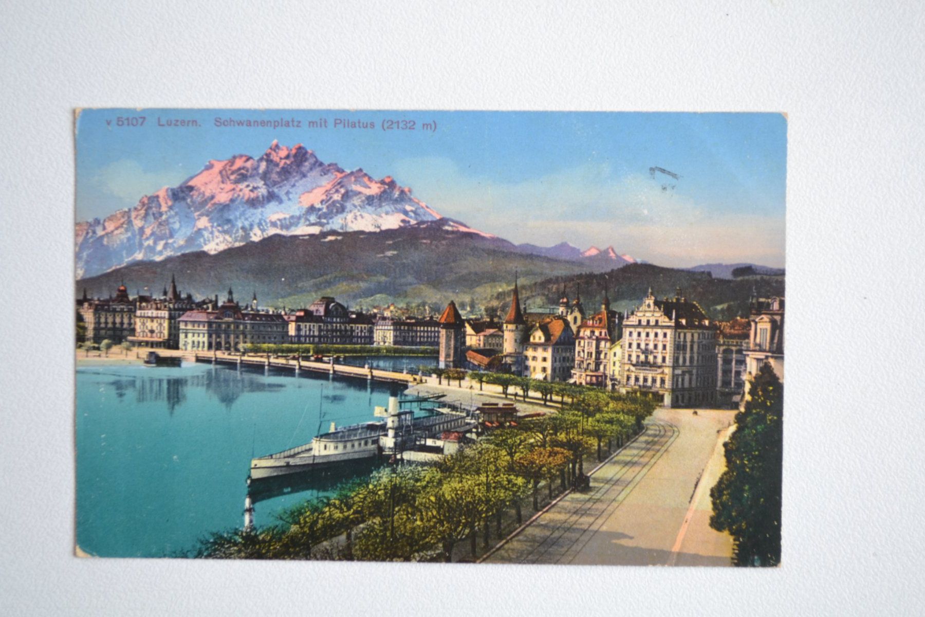 Cartoline postali: AK Luzern Schwanenplatz mit Pilatus LU – Usato da Beinwil am See venduto da kajak55