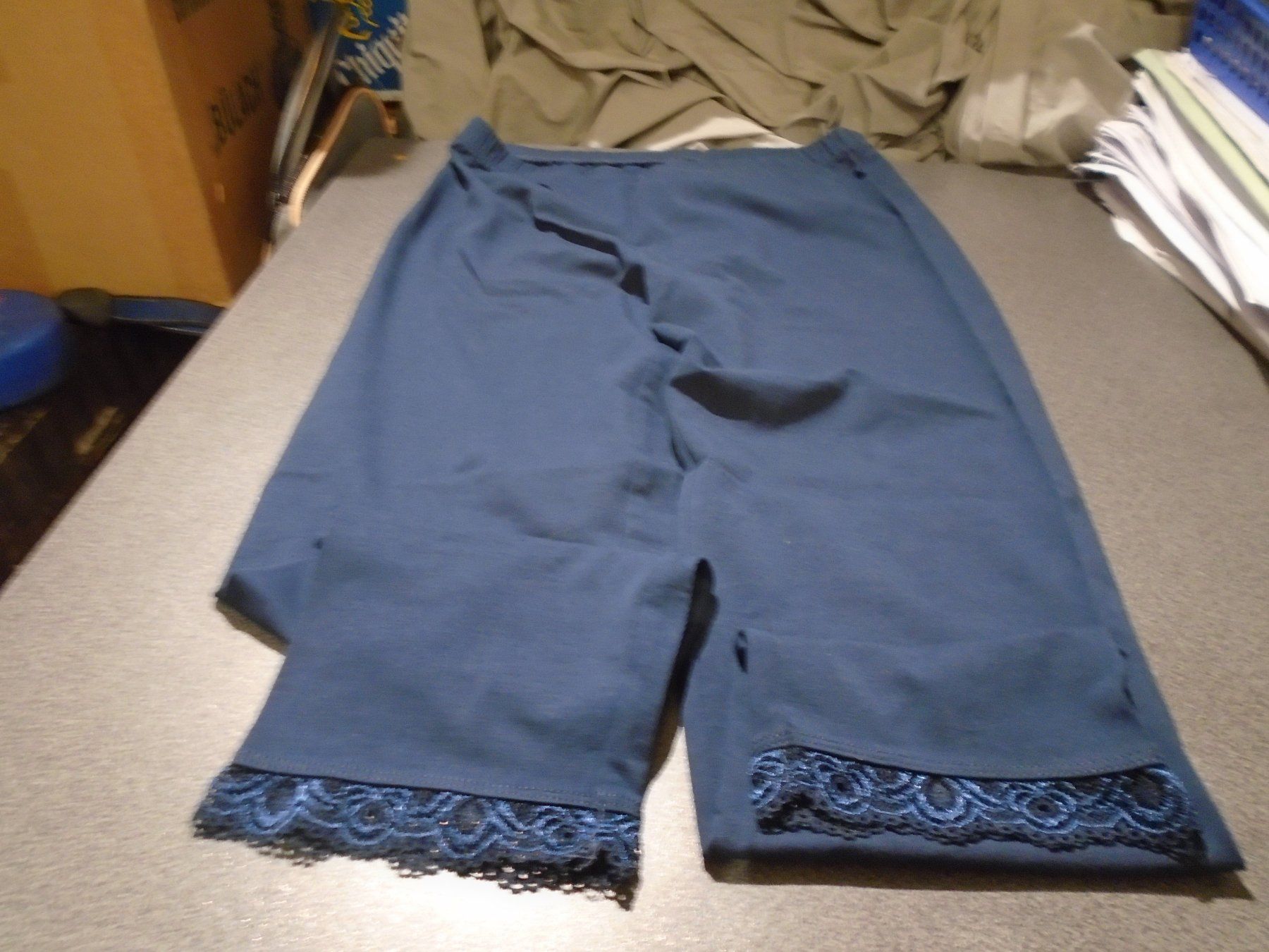 Leggings: Leggins ca. Grösse S, blau / unten Spitzen – Usato da Zürich venduto da abraxas1291