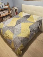 Komfortables Doppelbett mit Stauraum