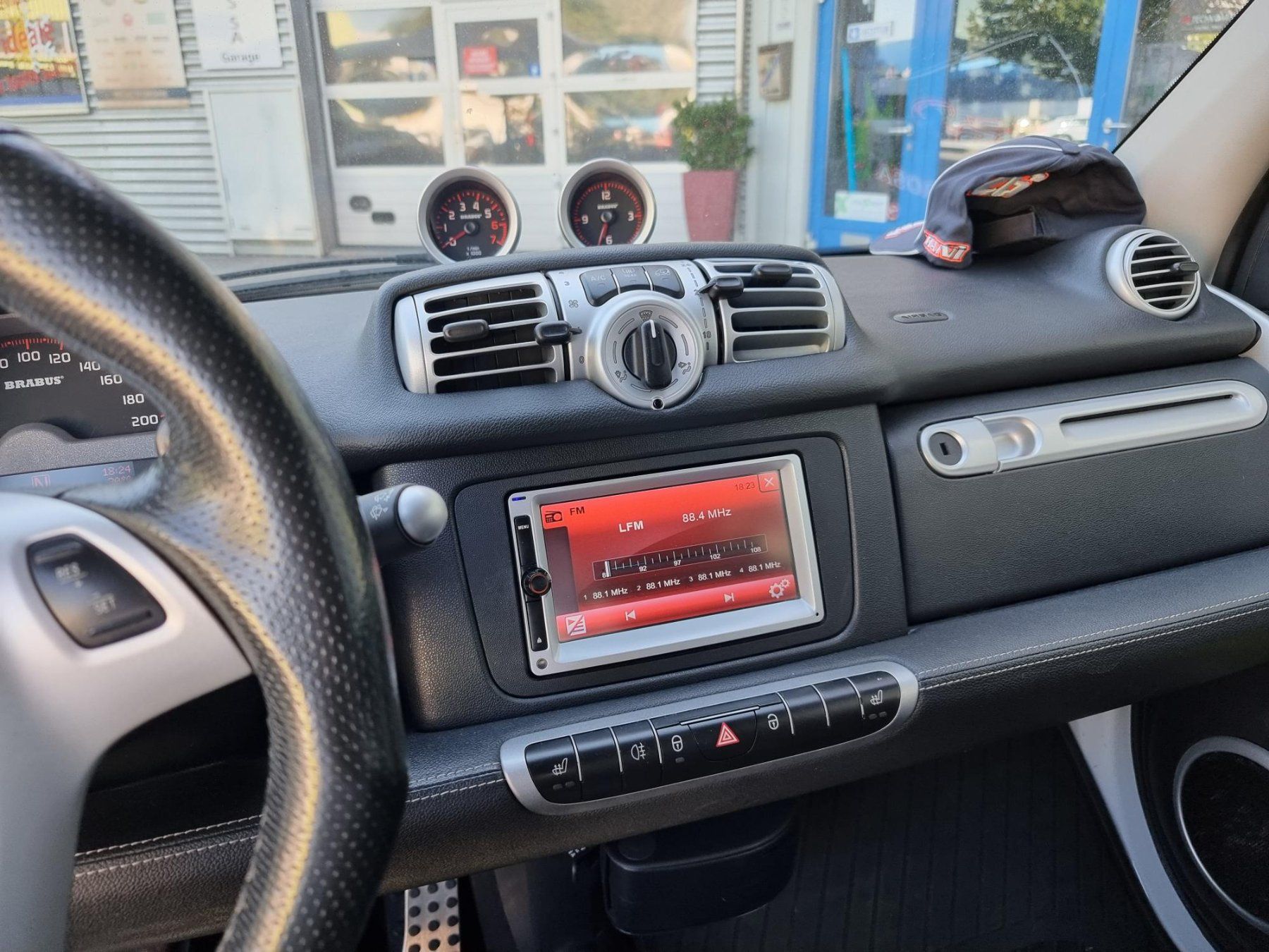 Smart Automobili: SMART ForTwo Cabriolet BRABUS blanche Softouch Xclusive 2014 – Usato da Coppet venduto da patgigi 7