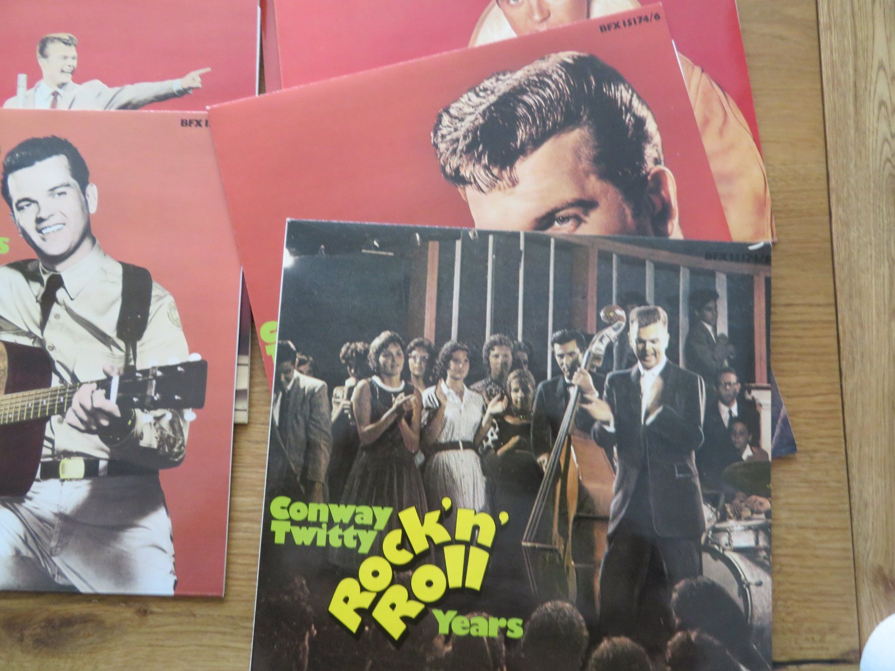 Dischi in vinile: CONWAY TWITTY LP BOX U BUCH 8LP – Nuovo (secondo la descrizione) da Zürich venduto da max_cp5f 4
