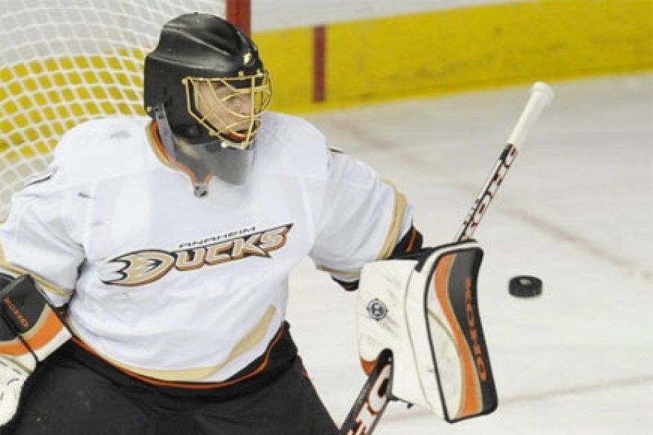 Autographes: puck signer Jonas Hiller – Neuf avec emballage d'origine à Oron-la-Ville par Exacash 1