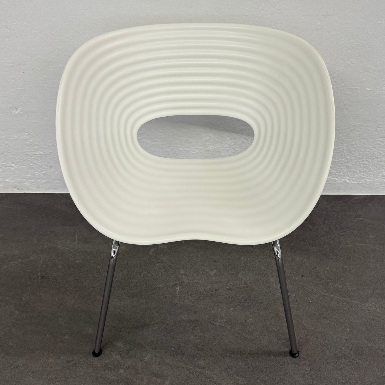 Vitra Chaises: Vitra Tom Vac Chair – D'occasion à Schönenwerd par mcofficeshop