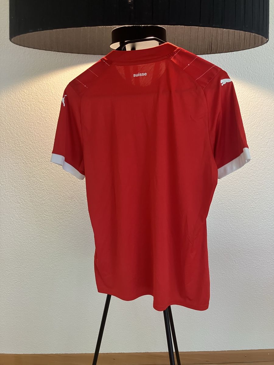 Puma Canottiere & Pantaloni: Frauen Trikot Schweizer Nationalmannschaft – Usato da Wiesendangen venduto da Luan_24 1