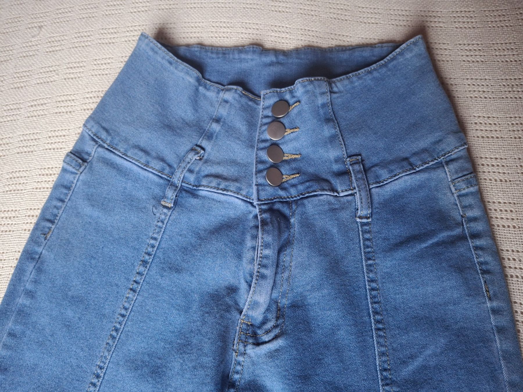 Jeans: Pantalon jeans bleu taille S – D'occasion à Villiers par san_jn5w