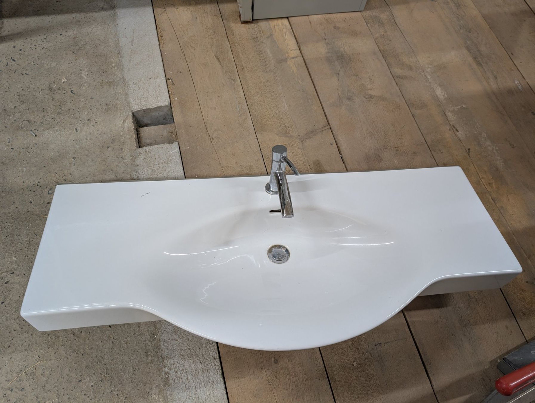 Laufen Eviers & lavabos: Lavabo mit Mischer – D'occasion à Roggliswil par C.Luti-93