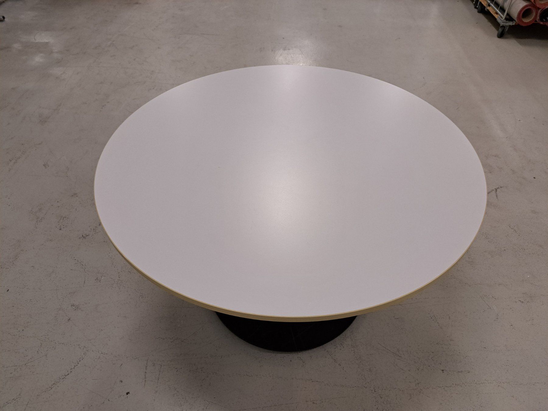 Lista Tische: Bürotisch Lista Farbe grau – Gebraucht aus Embrach von lichttechnik 5