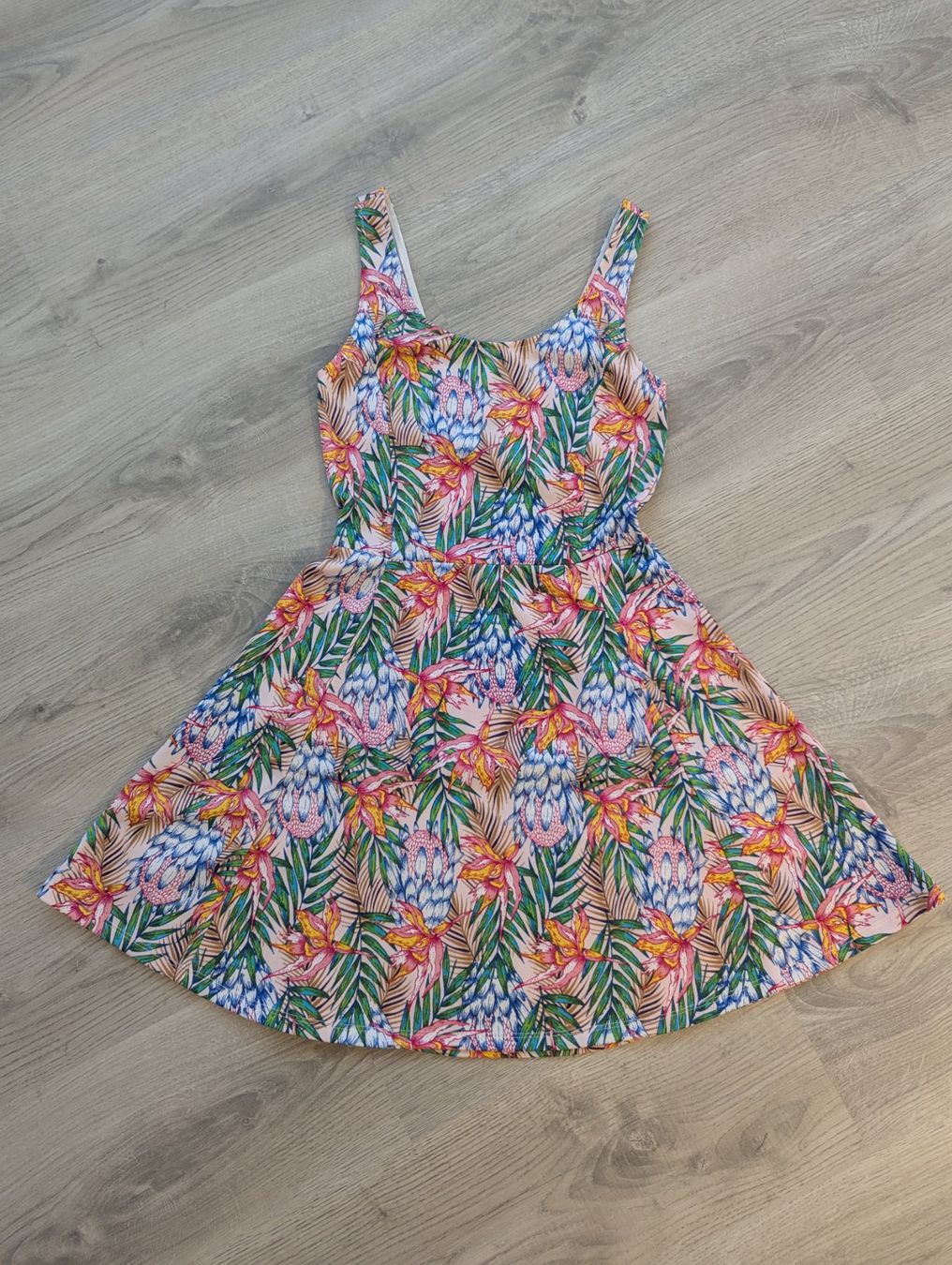Vestiti: Buntes Sommerkleid mit Blumenmuster Grösse 36 – Usato da Goldingen venduto da YouAreMySunshine