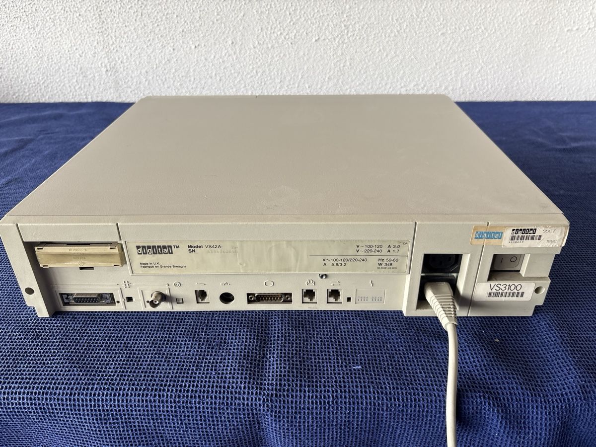 PC: VAXstation3100 Serie DEC VS42A Workstation – Usato da Luzern venduto da Atar58 1