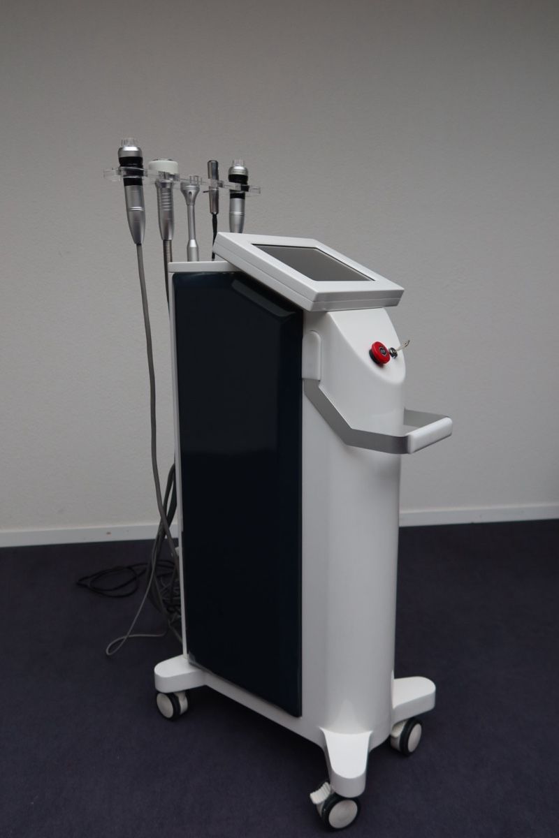 Medizinische Geräte: Fractional RF Microneedling, Modell Cellina – Gebraucht aus Walchwil von max_f8zl