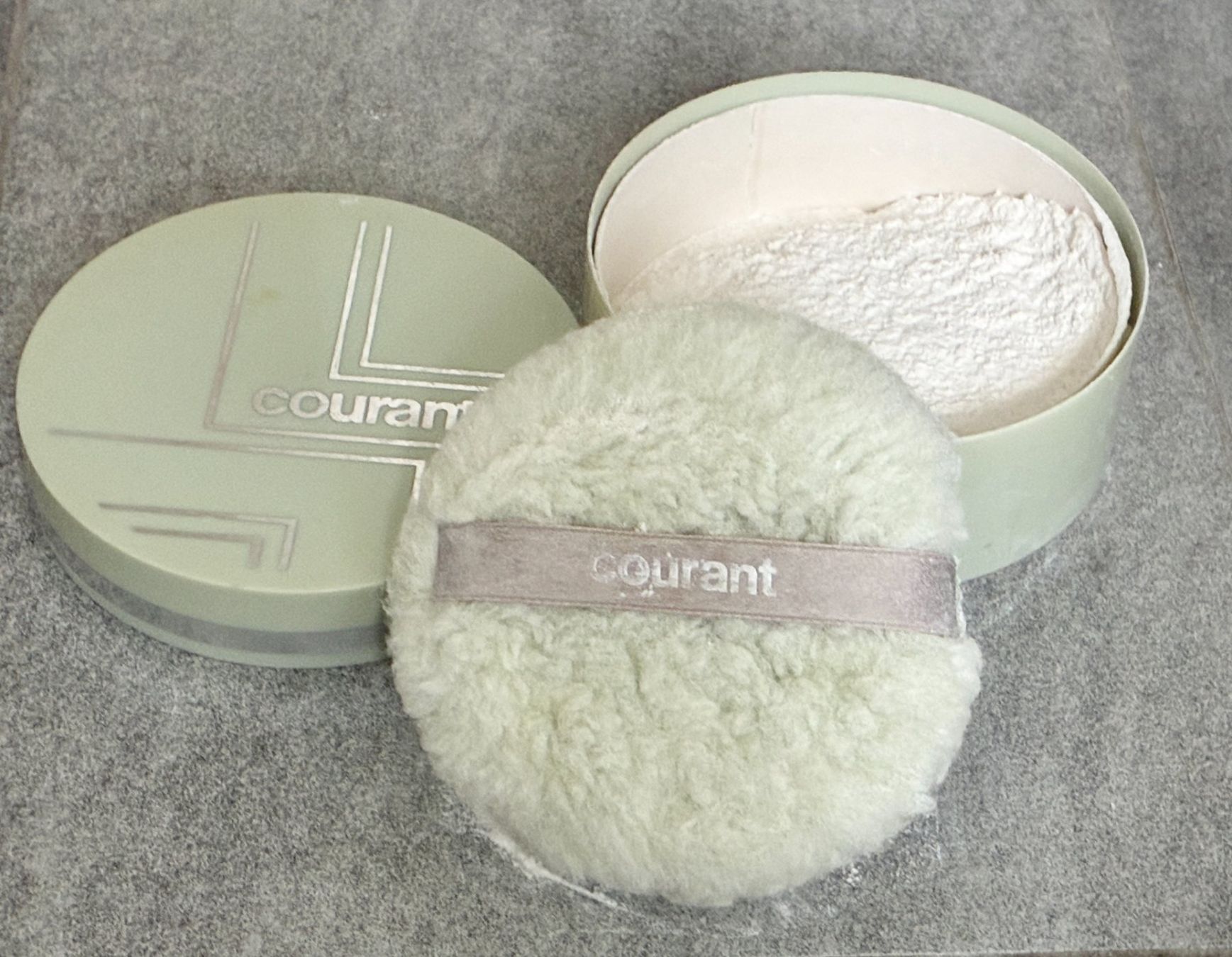 Altro per la cura del corpo: Vintage Körperpuder HELENA RUBINSTEIN "Courant" – Usato da Kloten venduto da Nephty