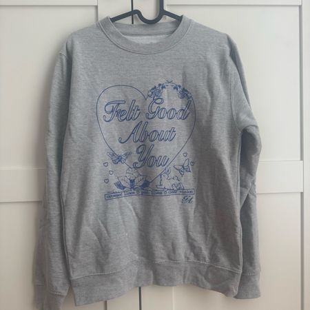 Gracie Abrams Pullover