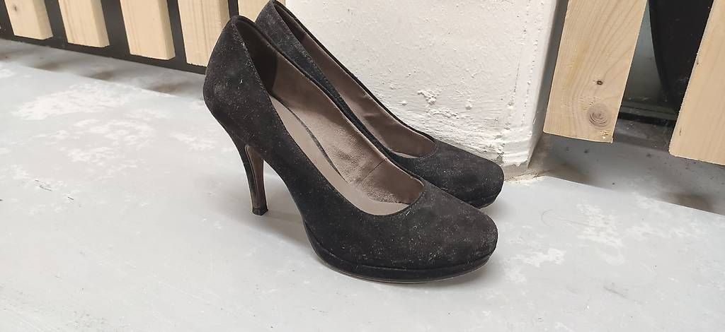 Scarpe da donna: getragene schwarze Highheels Gr. 38 Buffalo – Nuovo (secondo la descrizione) da Oberentfelden venduto da MrRicardolino 2