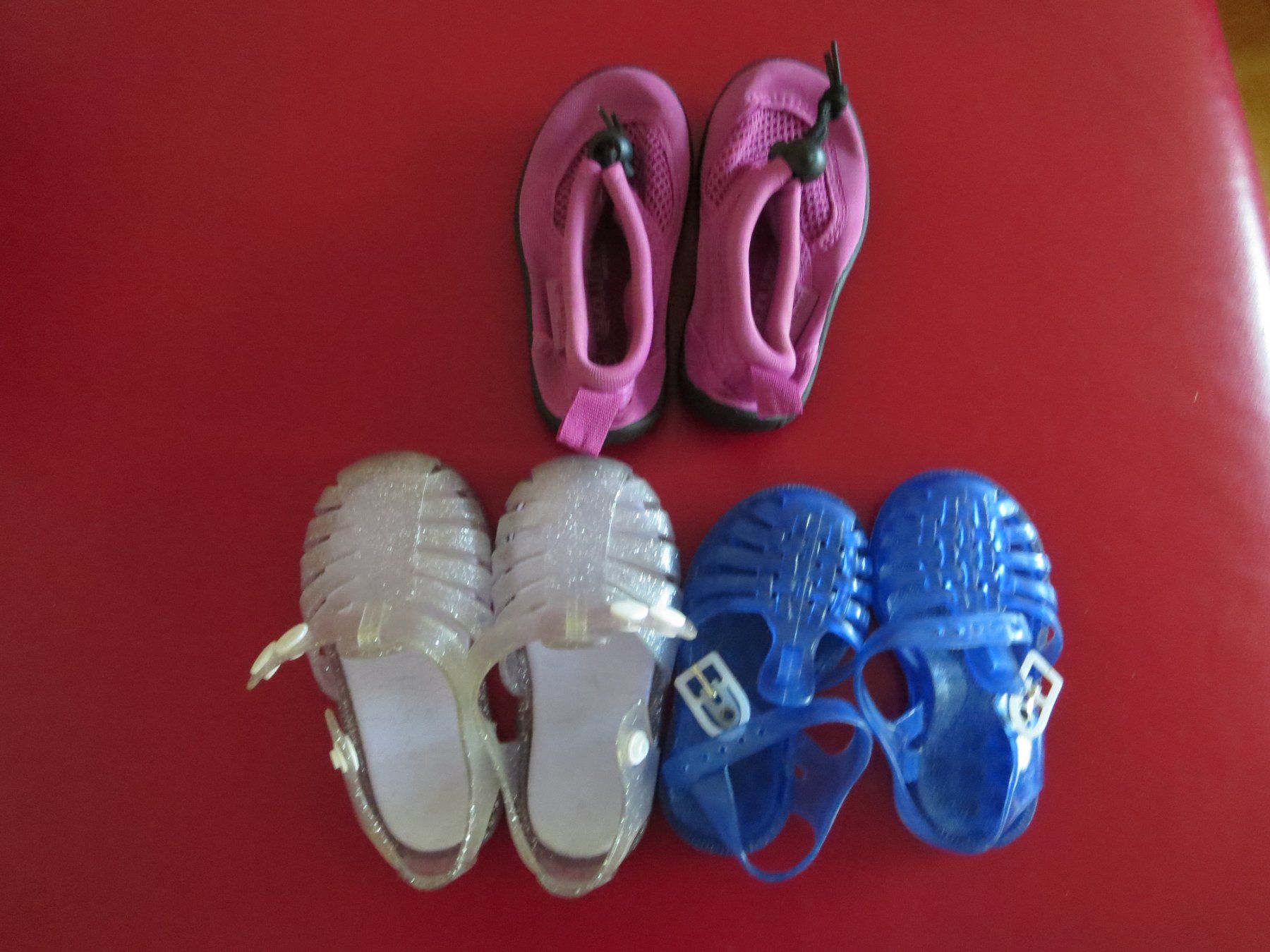 Scarpe per ragazzi: Kinder Strand-Schuhe /Gr. 22/23/24 – Usato da Wallisellen venduto da Arvenstube
