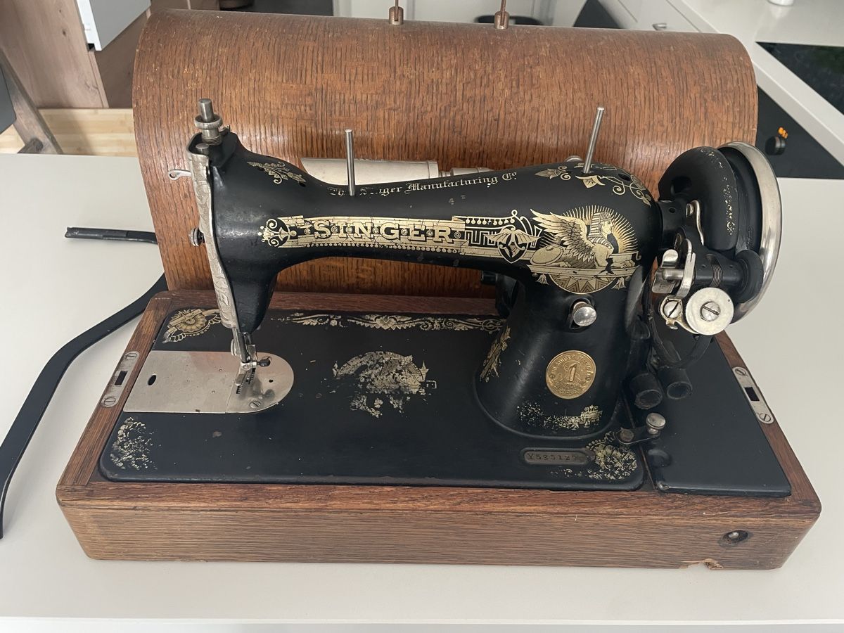 Singer Macchine da cucire: Antike Singer Sphinx Nähmaschine – Usato da Thun venduto da nie_8v9b 3
