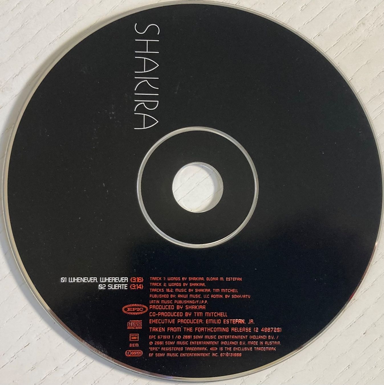 CDs: SHAKIRA - WHENEVER, WHEREVER – D'occasion à Poliez-Pittet par Newtown-Records 2