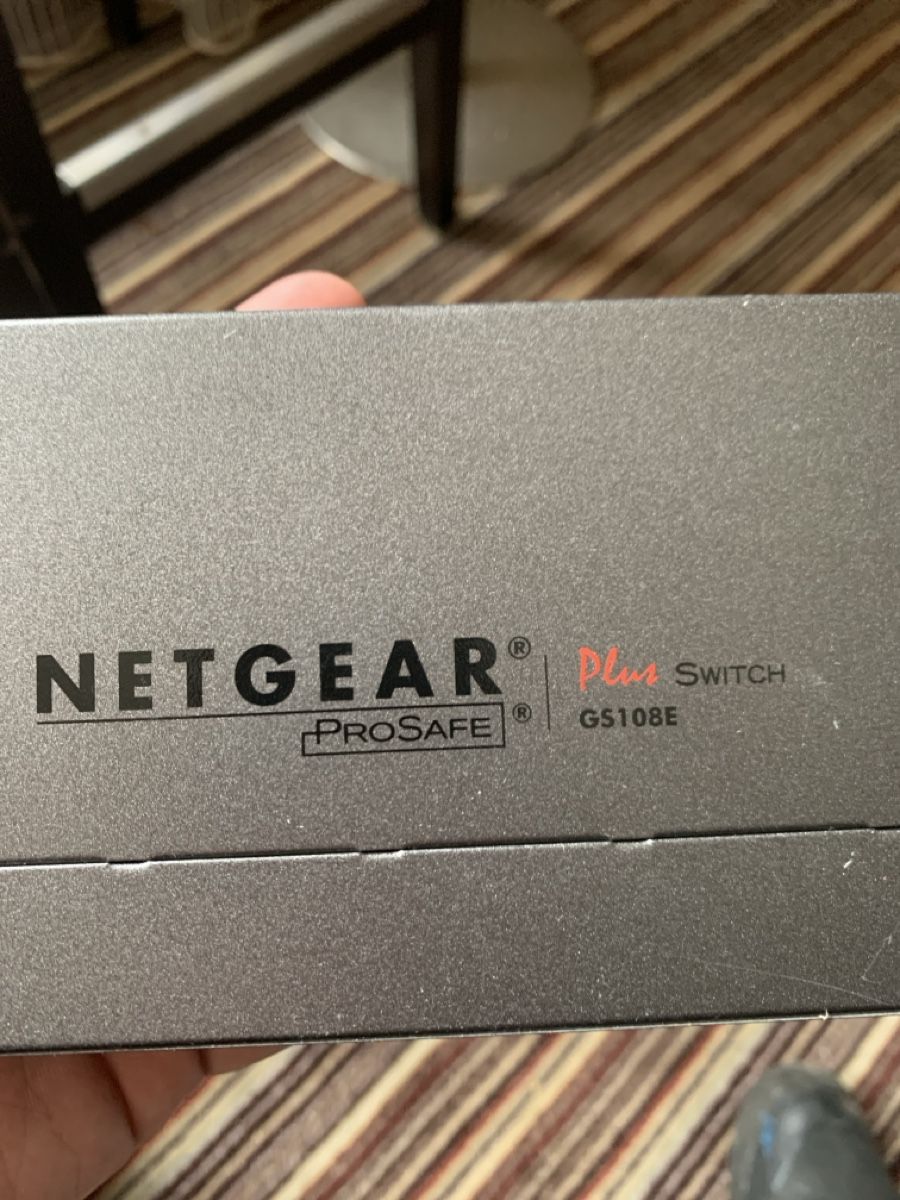 Hubs & Switches: Netgear ProSafe Plus Switch GS108E – Gebraucht aus Opfikon von Safside 1