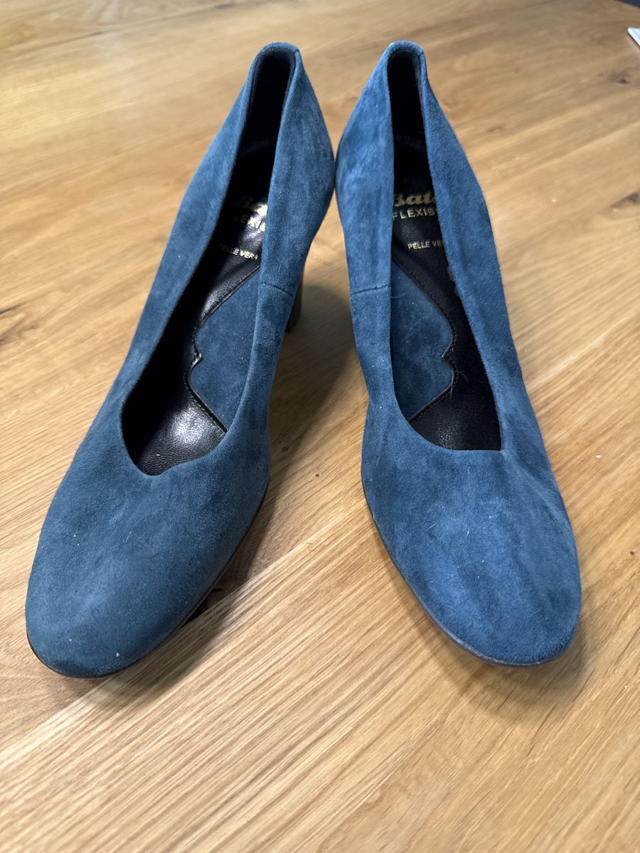Scarpe da donna: Pumps Bata, Echtleder, Gr. 37, in schöner Herbstfarbe – Nuovo (secondo la descrizione) da Niederweningen venduto da ScaredyCat