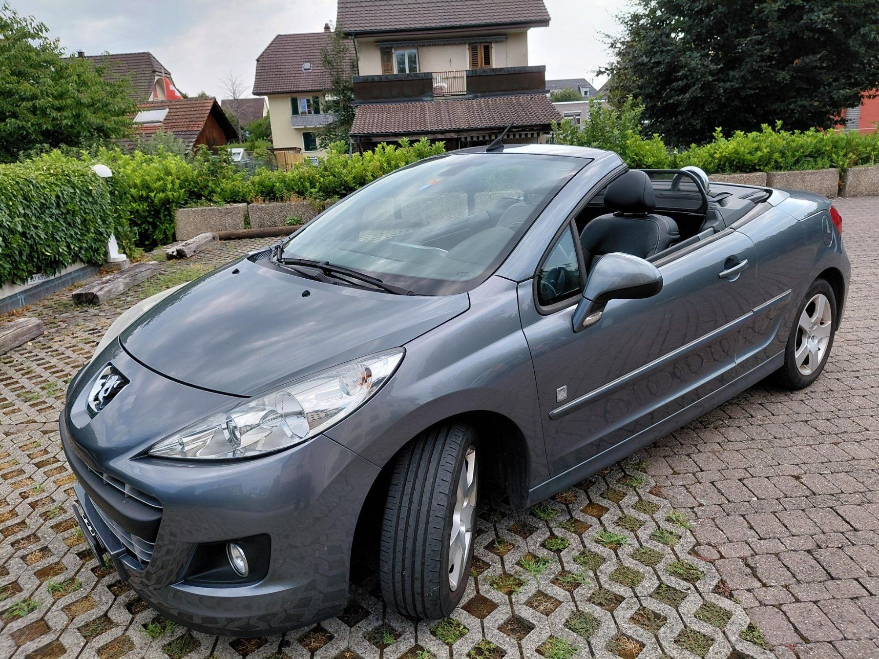 Peugeot Autos: Peugot 207cc Cabrio Swiss Edition. – D'occasion à Derendingen par DKDoods