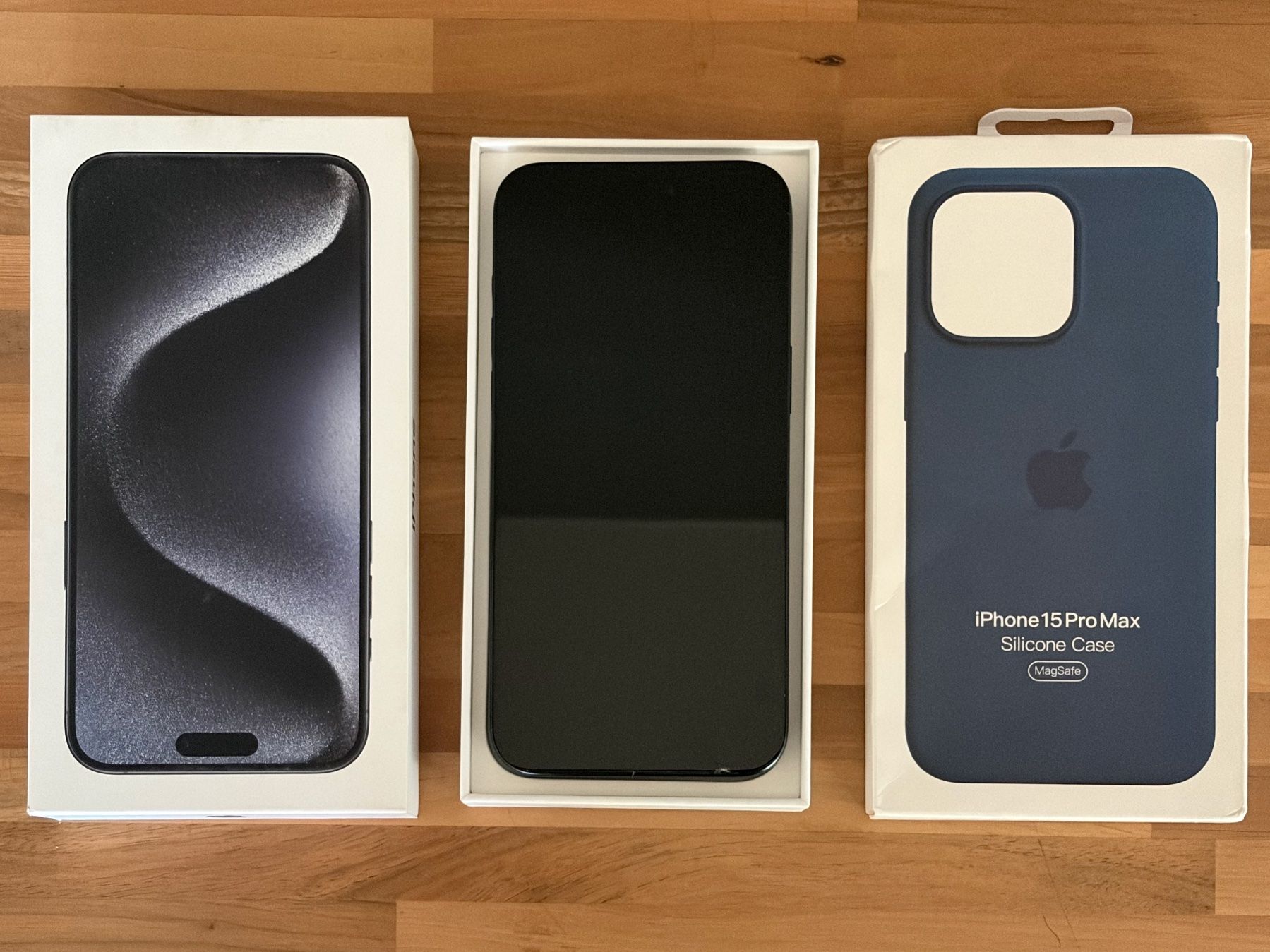 Apple Portables: iPhone 15 Pro Max Blue Titanium 256 GB – D'occasion à Belmont-sur-Lausanne par affecoco