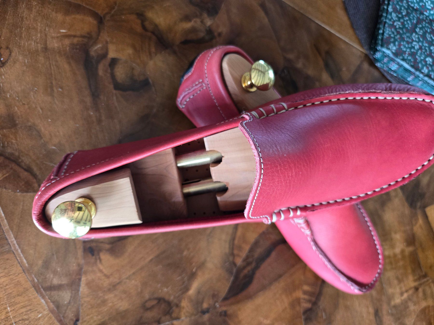 Chaussures hommes: Moccasin rotes Leder Grösse 43 – D'occasion à Ascona par Topolinowatch 1