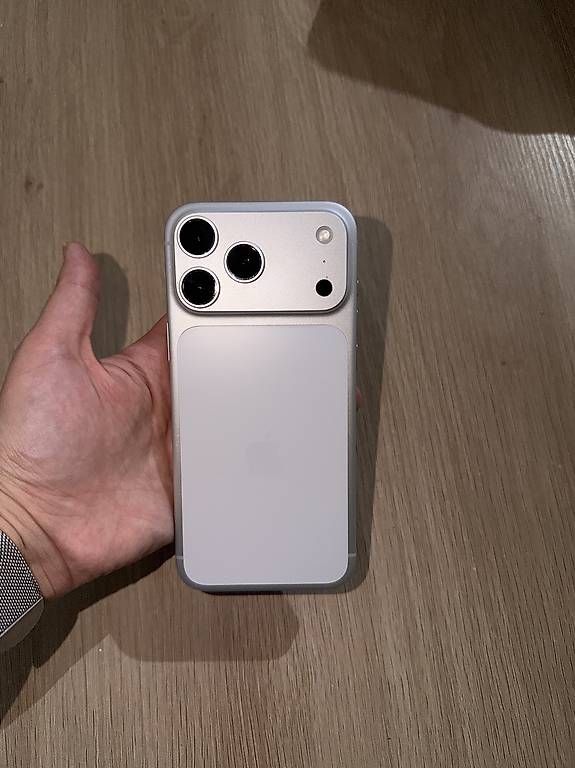Apple Handys / Smartphones: iPhone 17 Pro max 256GB 99% batterie – Gebraucht aus Meyrin von mar_tp72