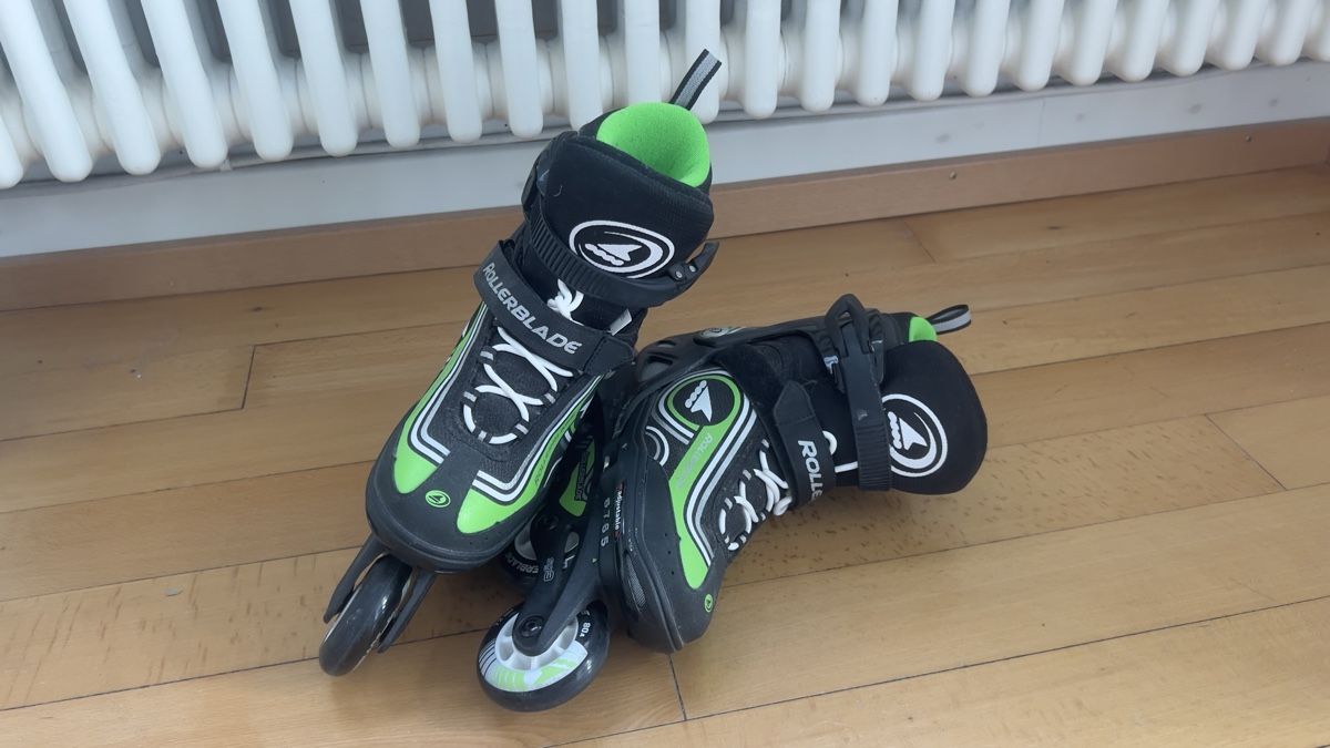 Pattini in linea & Pattini a rotelle: Inline Skates Rollerblade 36.5 - 40.5 + Schienbeinschoner – Usato da Oberrieden venduto da asu_1972 2