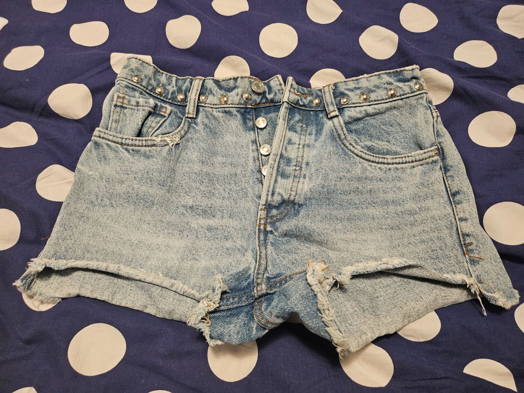 Hosen: Jeans shorts gr 34 denim – Gebraucht aus Dietikon von Eleda