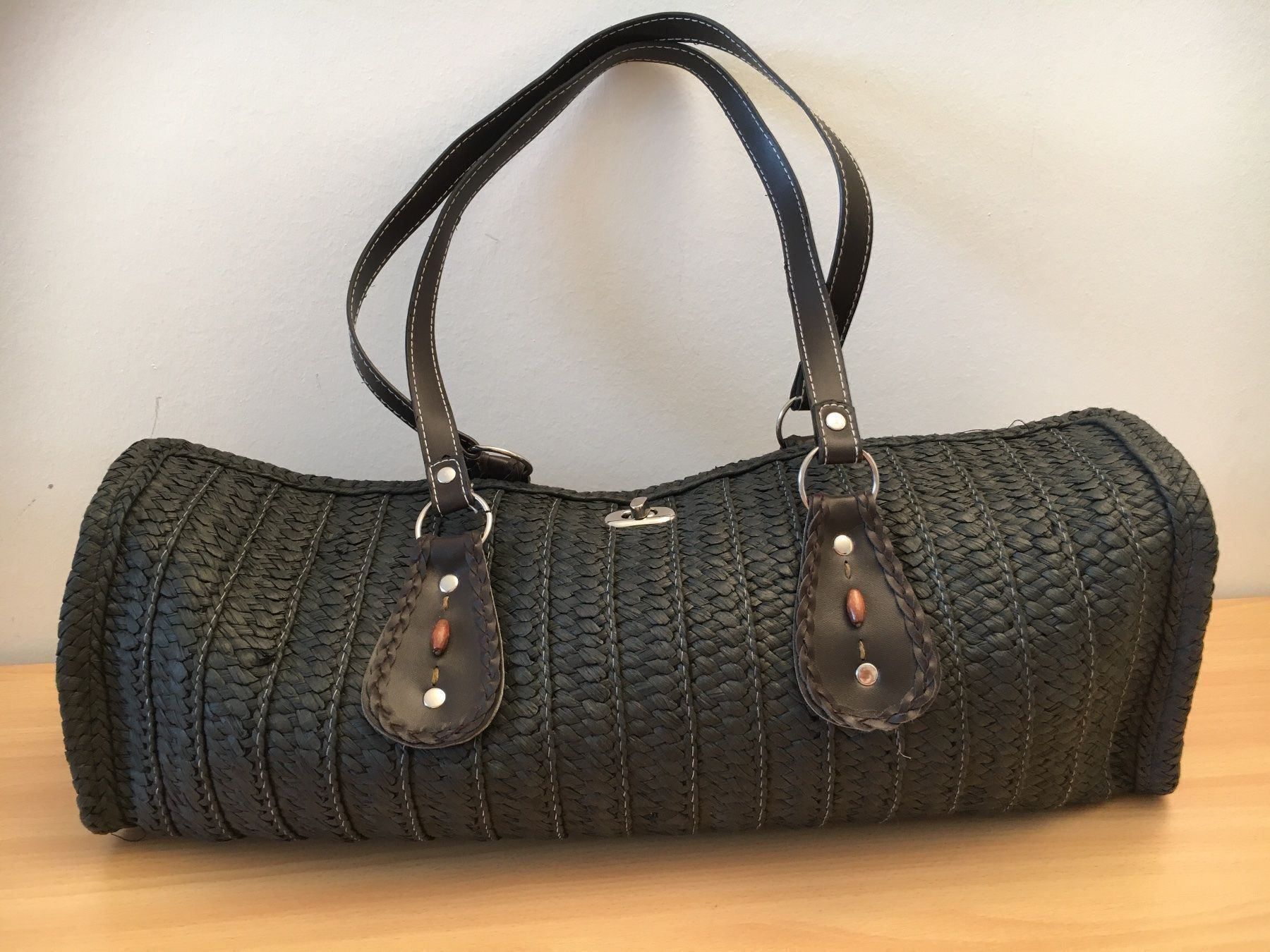 Taschen für Damen: Geflochtene Handtasche, dunkel – Neu (gemäss Beschreibung) aus Luzern von Jiggy_8898 1