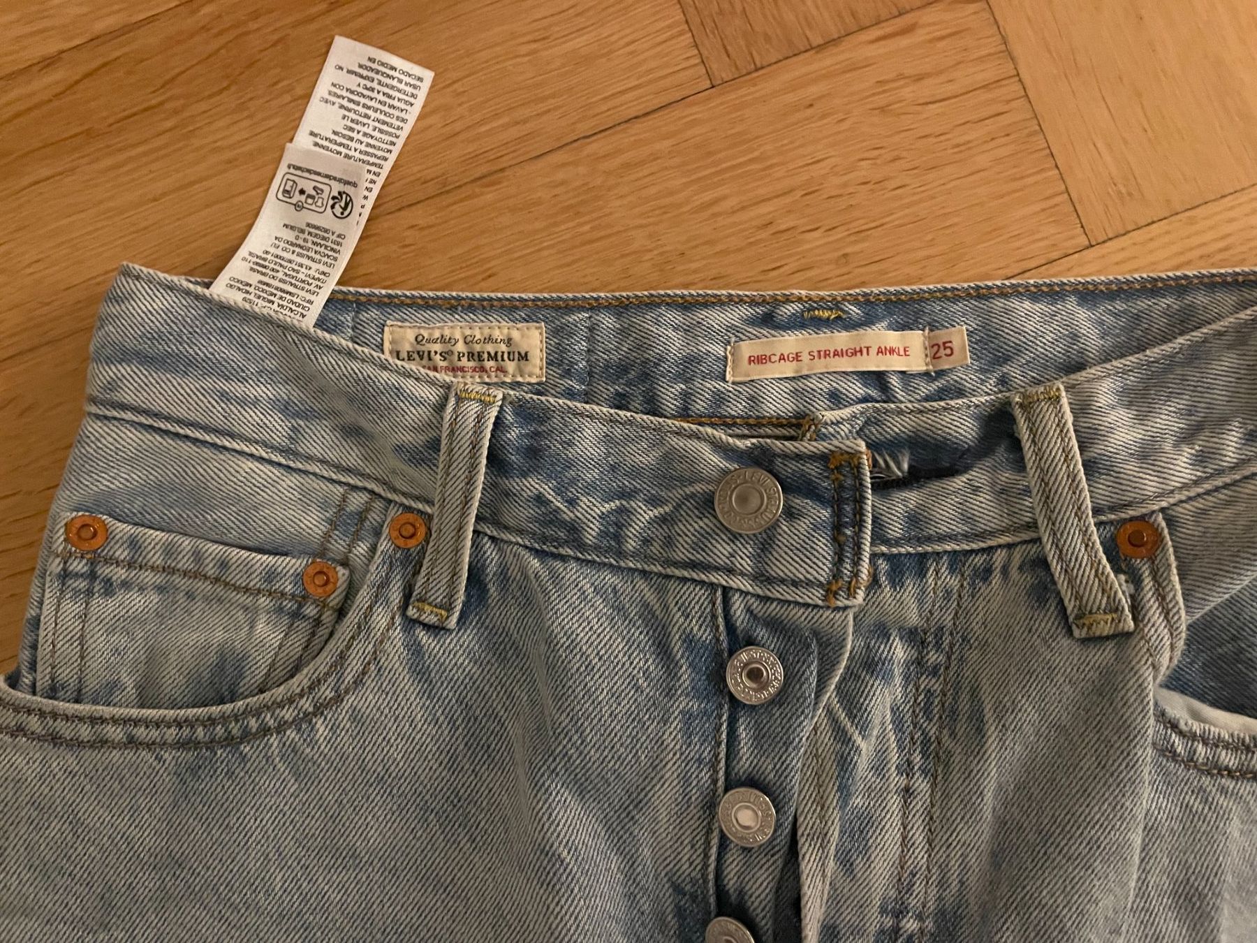 Levi's Jeans: Levis Ribcage Straight Ankle – Usato da Bern venduto da sim_g75j 2