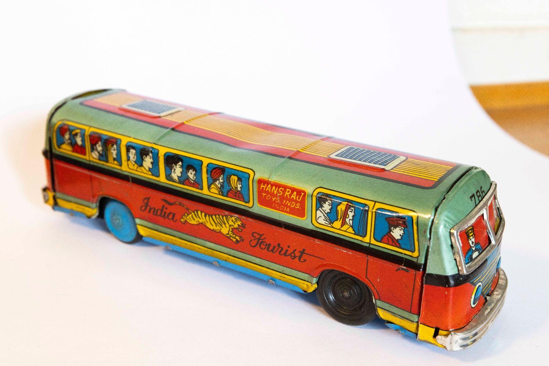 Spielzeuge: alter Blechbus Hans Raj Toys – Gebraucht aus Zürich von mir_9gc2 3