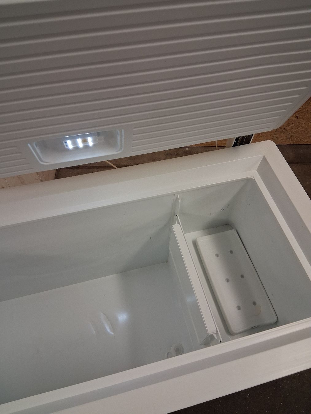 Congelatori: Gefriertruhe Liebherr 248 l  – Usato da Trimbach venduto da Tripoli_Trimbach 2