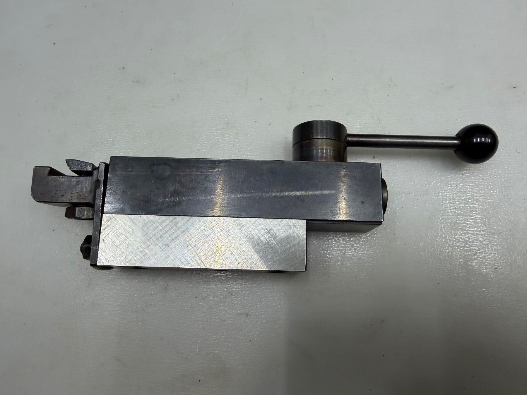 Altro per industria metallurgica: Ifanger Abstechstahlhalter 2RS mit vier Einstechstählen – Usato da Wallisellen venduto da Roediger 1