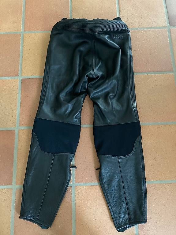 Hosen: IXS Motorrad Hose Leder gr.50 – Gebraucht aus Hombrechtikon von 2Pinienkerne 1