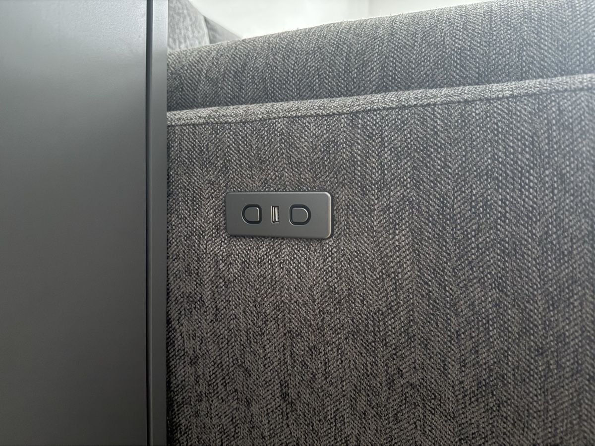 Sofas: Anthrazit Couch mit elektrischem Sitz – Gebraucht aus Diessenhofen von mar_7szp 3