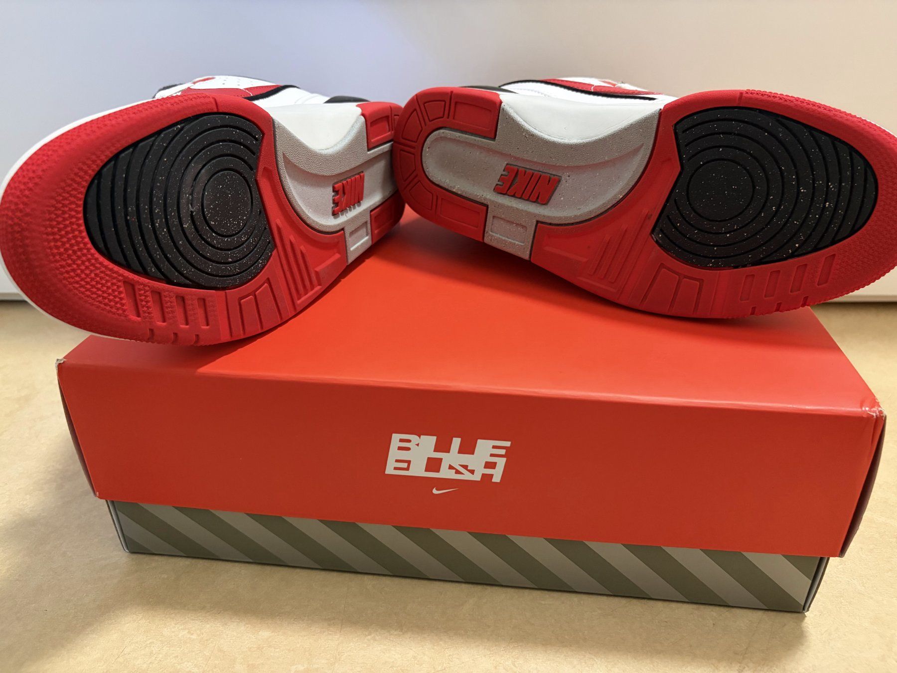 Chaussures hommes: Billie Eilish x Nike Air Alpha Force 88 Fire Red EU 40 – D'occasion à Zürich par Nexaro 2