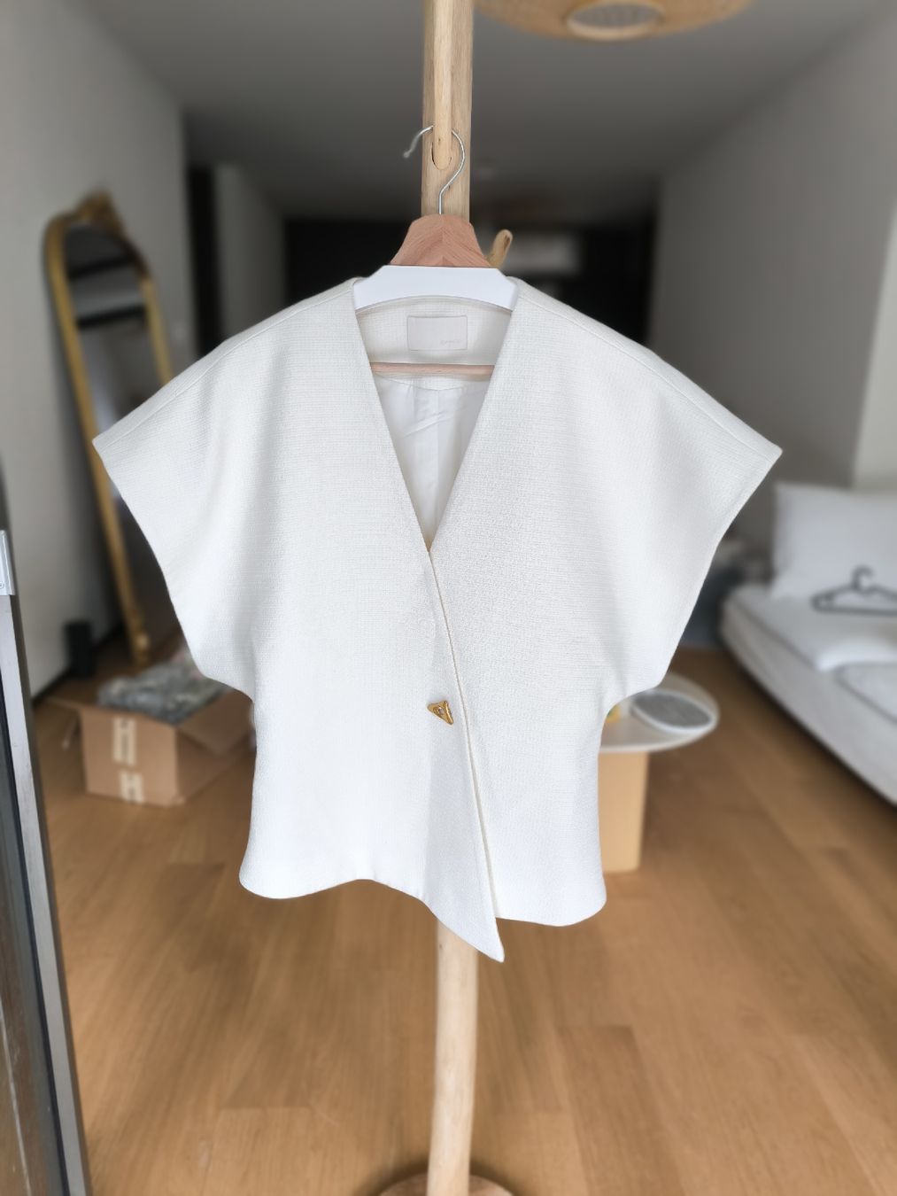Gilet & Giacche senza maniche: Asymmetric Single-Button Fitted Sleeveless Blazer Vest – Usato da Zürich venduto da franfriedrich