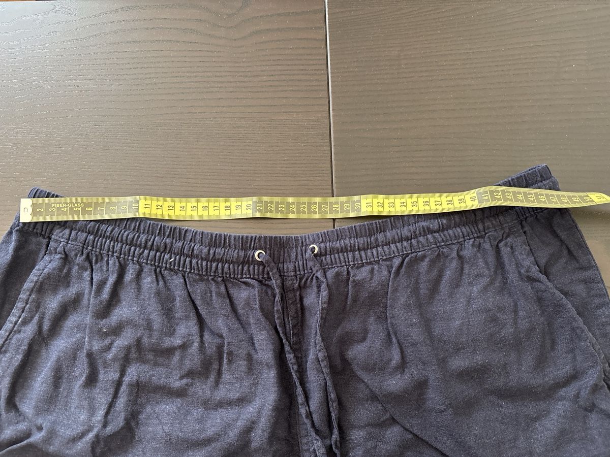 Hosen: Dunkelblaue Shorts, Grösse L, neuwertig – Neu (gemäss Beschreibung) aus Adliswil von ninotschka7 5
