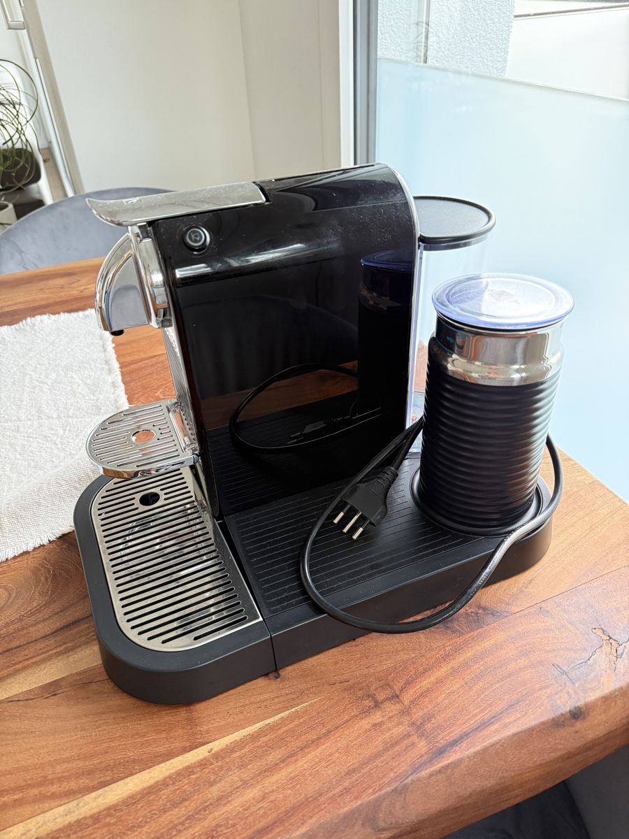 Nespresso Macchine per caffè & Macchine per espresso: Nespresso Kaffeemaschine – Usato da Wilen b. Wollerau venduto da N_C 2