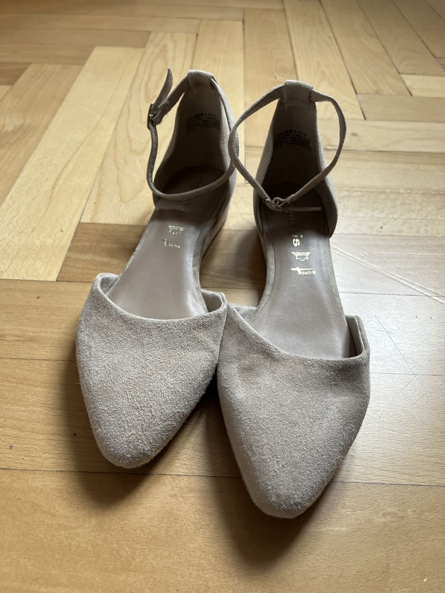 Tamaris Damenschuhe: Flacher Wildlederschuh mit Riemchen – Neu (gemäss Beschreibung) aus Bern von urt_ph6r 3