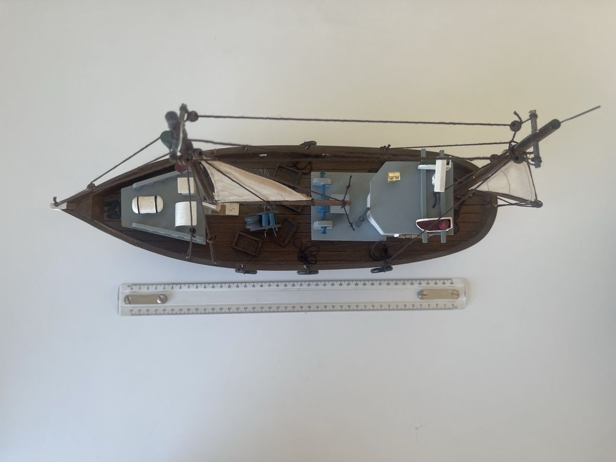 Modellbausätze & Standmodelle: Arbeitsboot/Fischerboot aus Holz – Gebraucht aus Olten von 54m_g7s2 1